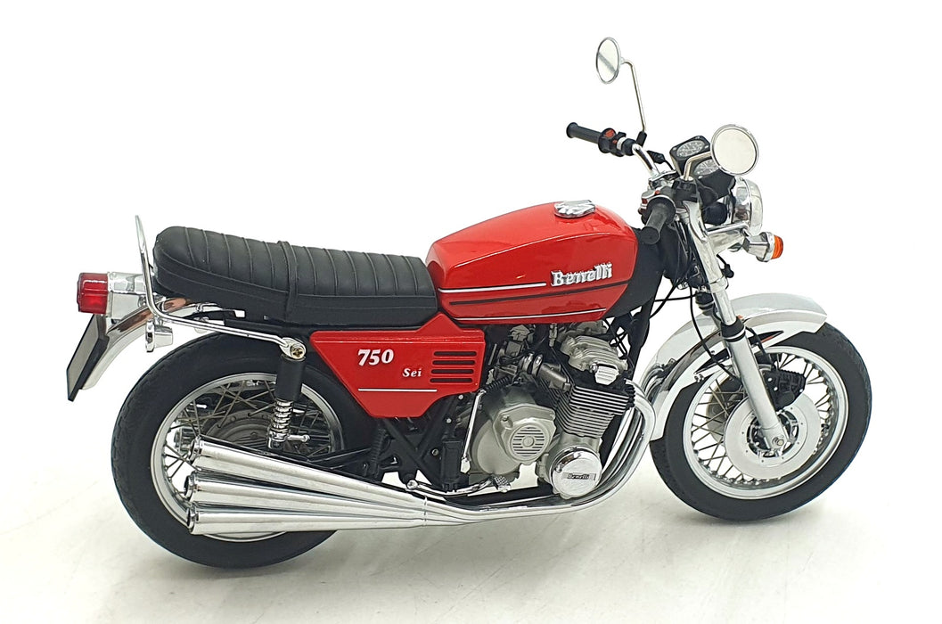 Minichamps 1/12 Scale Diecast 122 123000 - 1975 Benelli 750 Sei Motorbike - Red