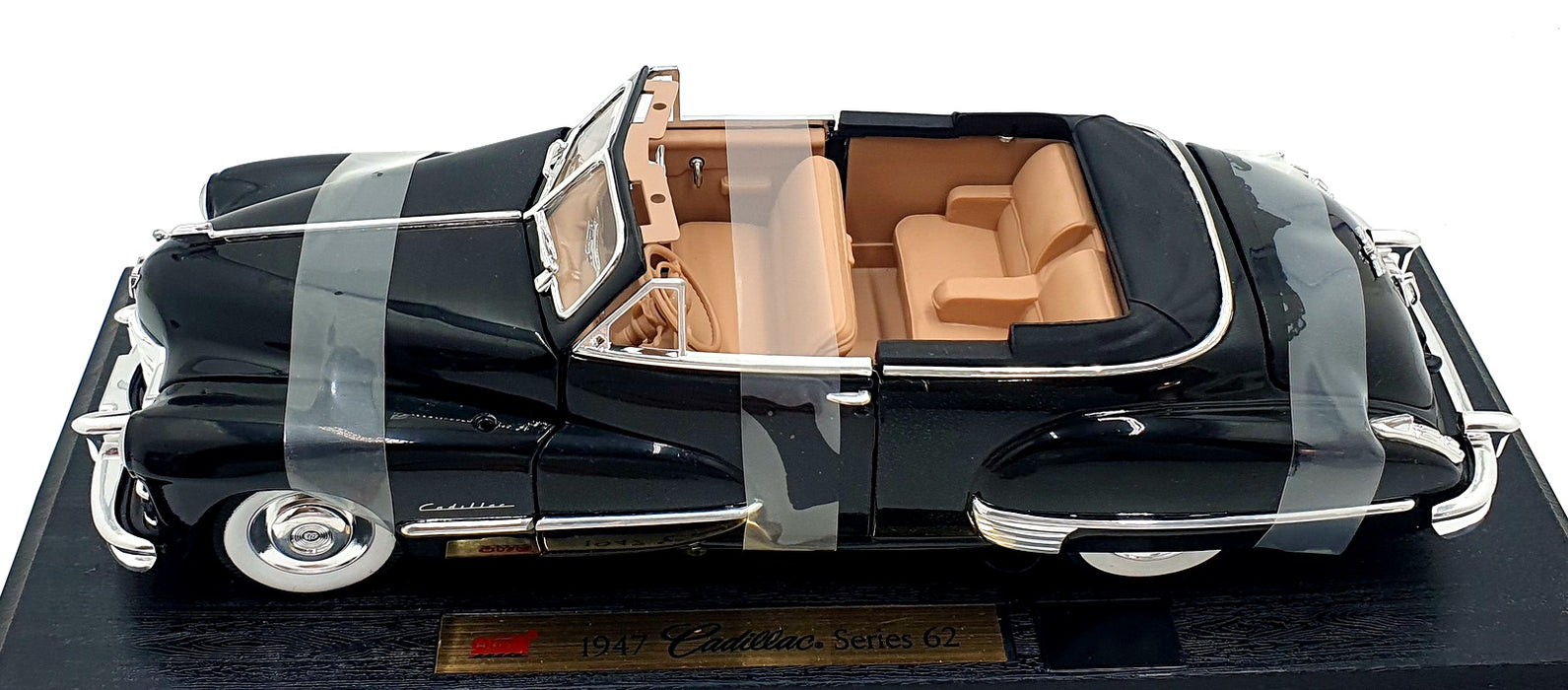 Anson 1/18 Scale Diecast 30335 - 1947 Cadillac Series 62 - Black