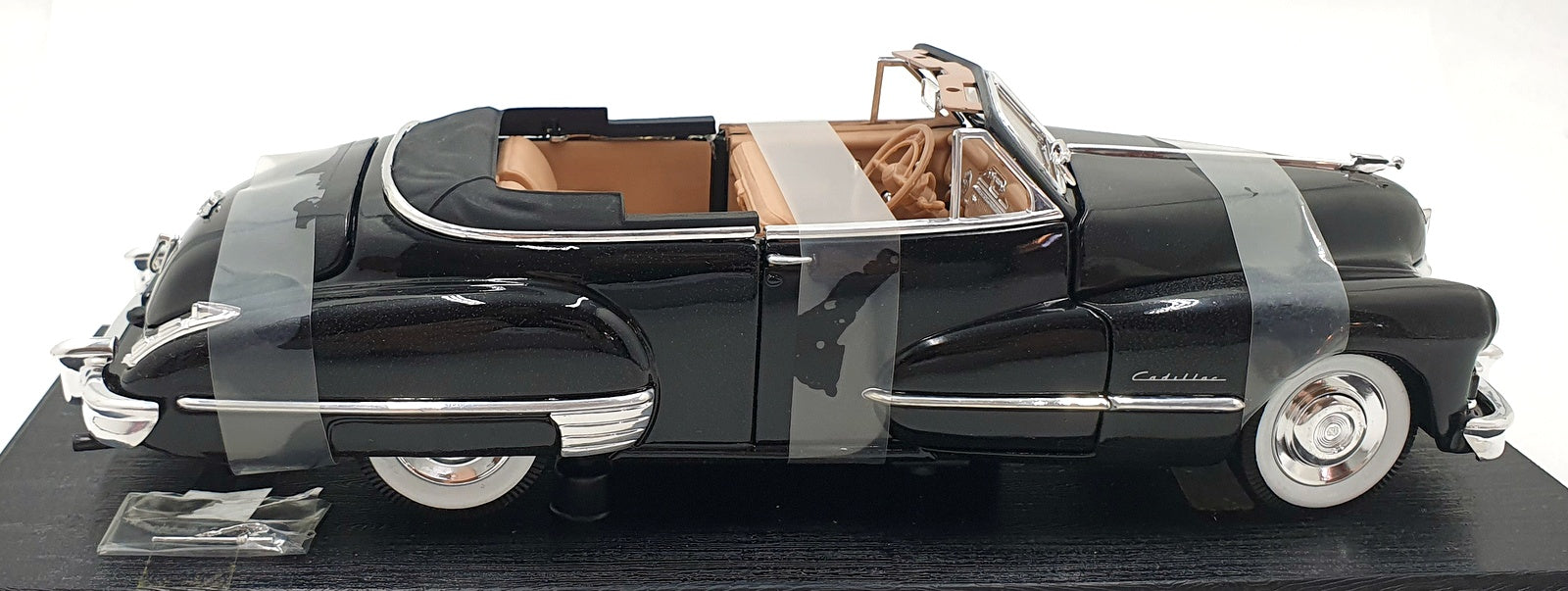 Anson 1/18 Scale Diecast 30335 - 1947 Cadillac Series 62 - Black