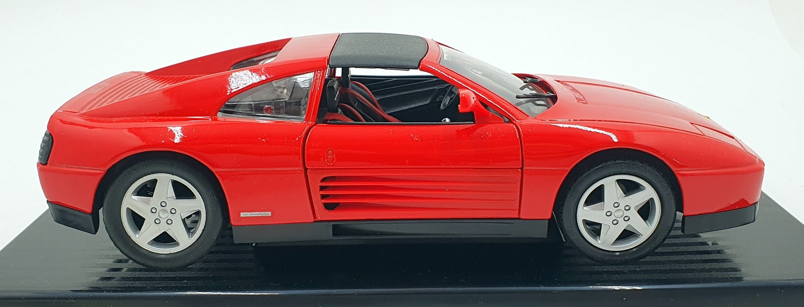 Maisto1/18 Scale Diecast 33804 - Ferrari 348 TS 1990 - Red