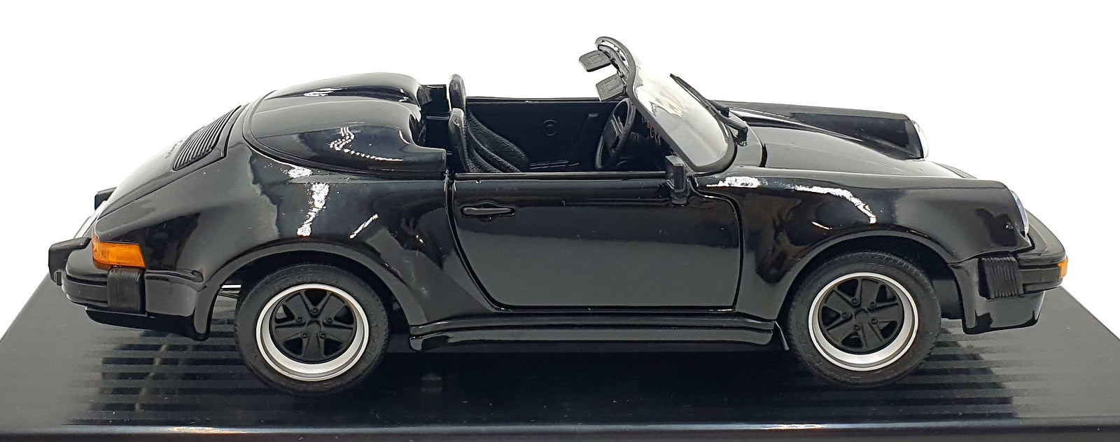 Maisto1/18 Scale Diecast 33802 - Porsche 911 Speedster 1989 - Black