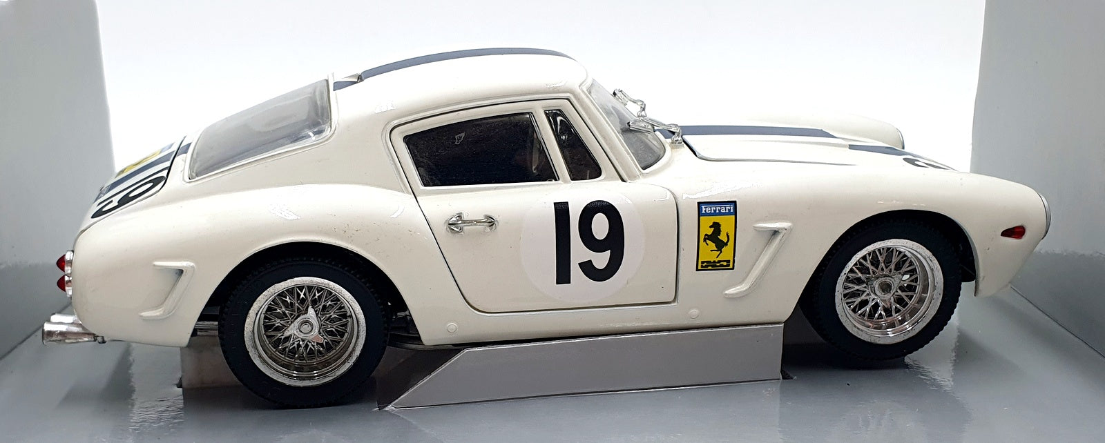 Eagle Race 1/18 Scale 043001 - Ferrari 250 GT Le Mans 1961 #19 - White