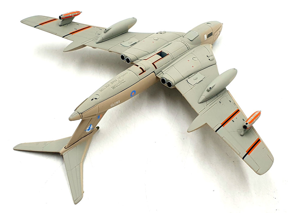 Corgi 1/144 Scale 48701 HP Victor K2 Tanker Bruntingthorpe