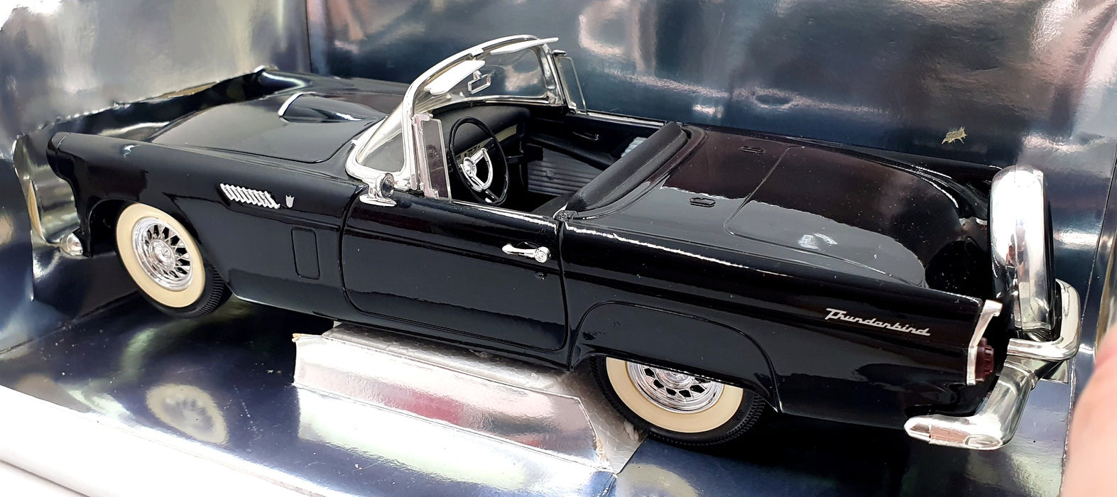 Revell 1/18 Scale Diecast 8803 - '55 Ford Thunderbird - Black