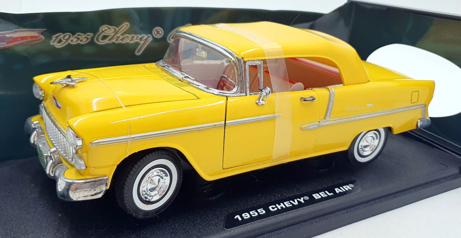 Motor Max 1/18 Scale 73184TC - 1955 Chevy Bel Air Convertible Yellow