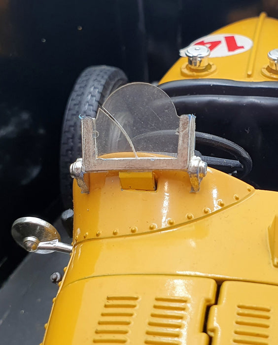 Burago 1/18 Scale 3012 - 1935 Bugatti Grand-Prix #14 - Yellow
