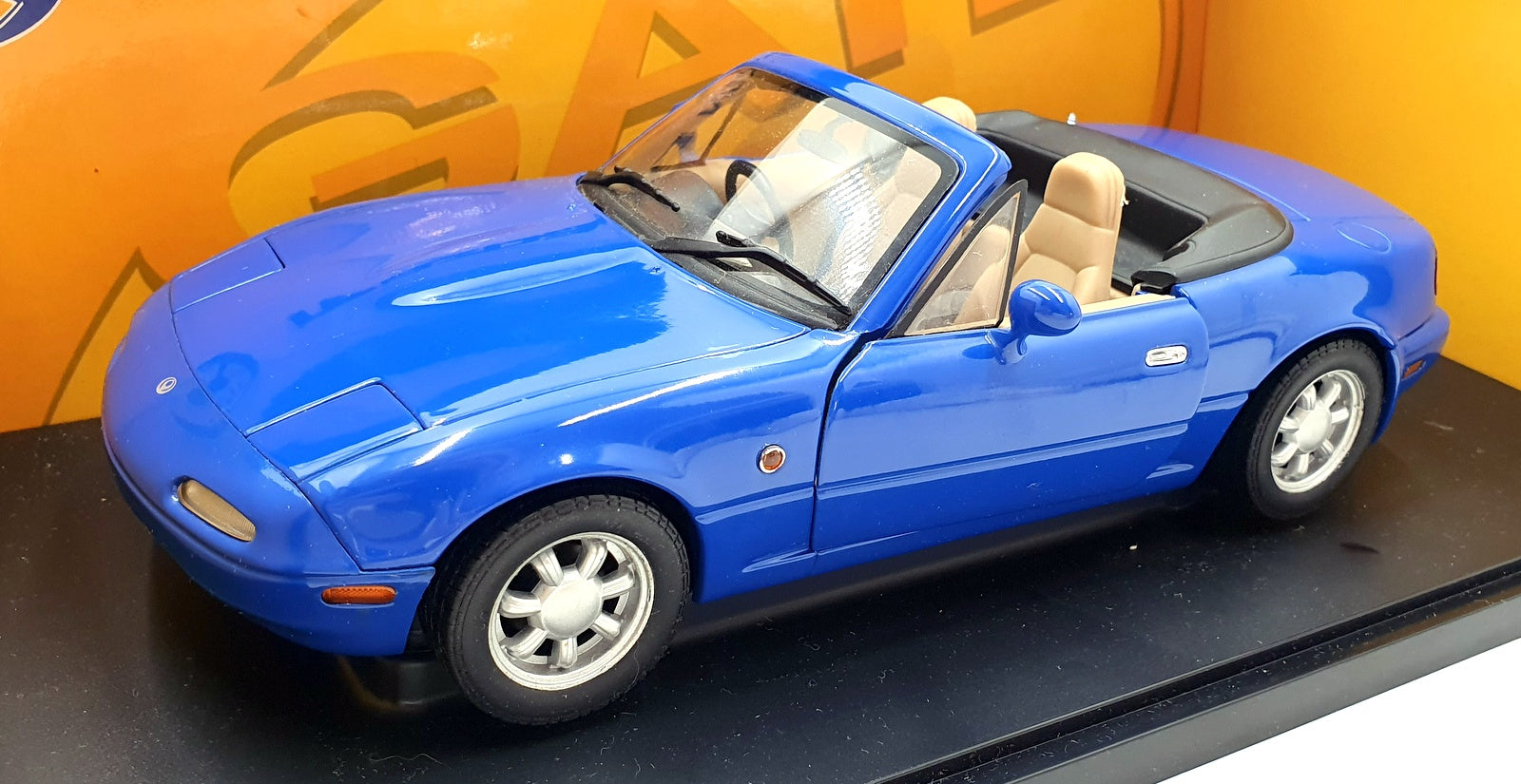 Gate 1/18 scale Diecast 01014 - Mazda MX5 MK1 RH Drive Twilight Blue Mica