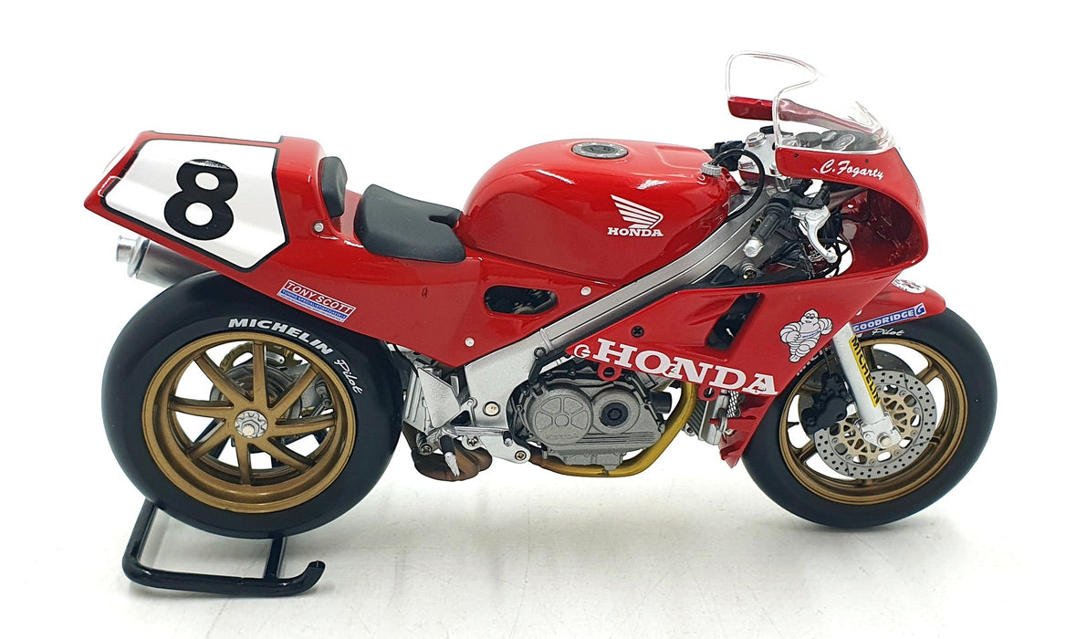Univ Hobbies 1/12 Scale UH4822 Honda RC30 Carl Fogarty 1990 IOM Win