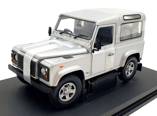 Universal Hobbies 1/18 Scale Diecast 3831 Land Rover Defender 90 S/W Silver