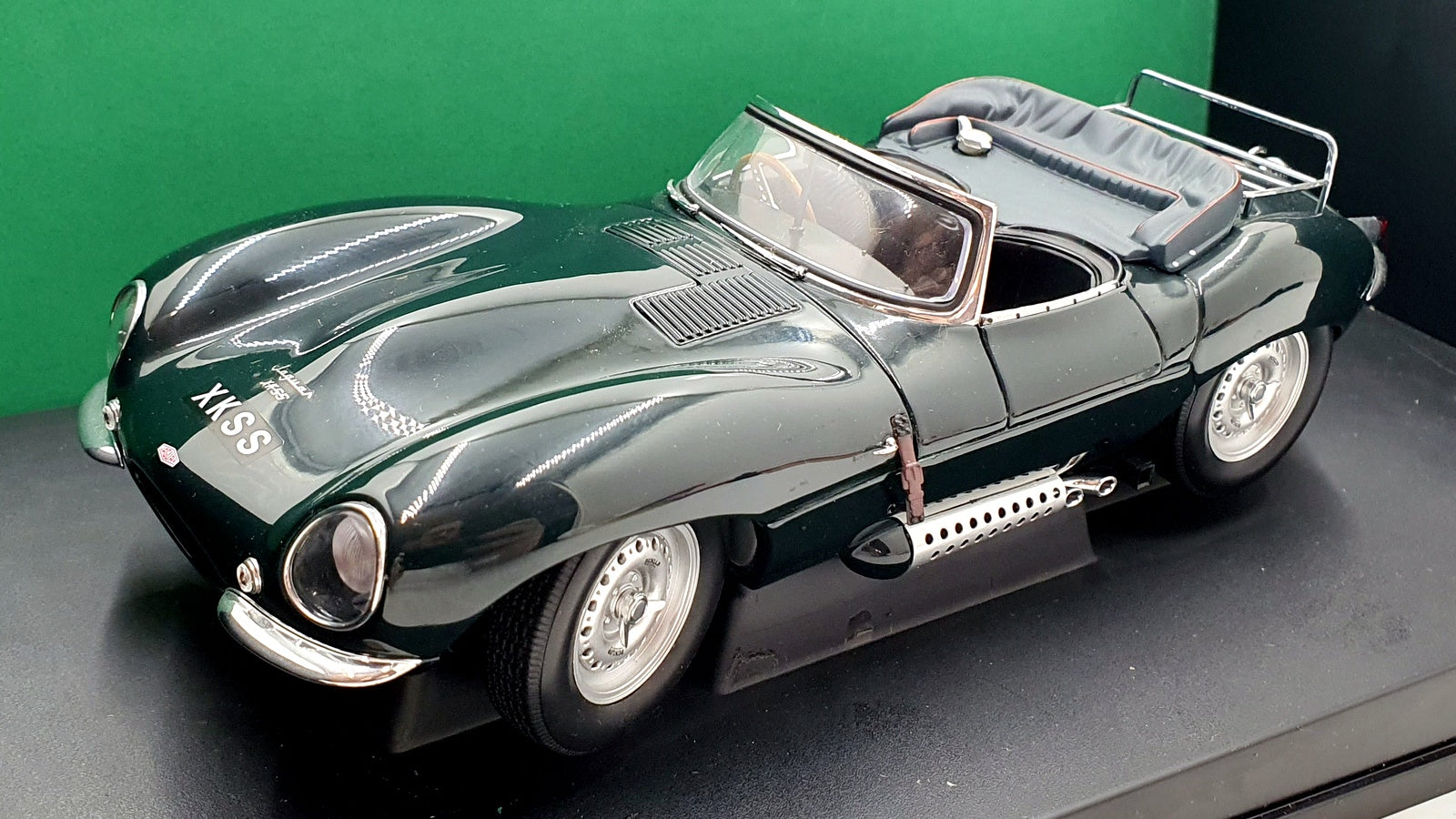 Autoart 1/18 Scale Diecast 73511 - Jaguar XK SS 1956 - Dark Green