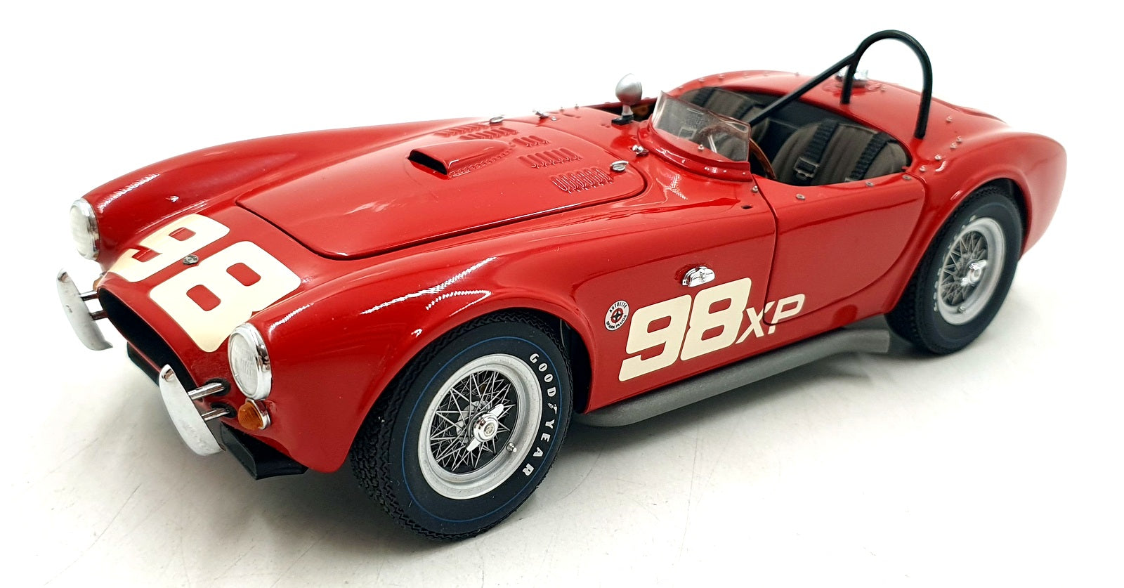 Exoto 1/18 Scale RLG18125AC - 1962 AC Cobra 260 Competition #98 - Red