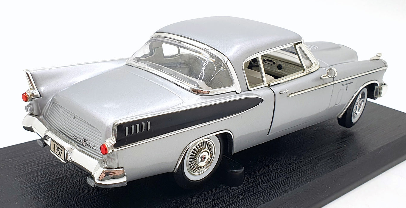 Anson 1/18 Scale Diecast 30384 - 1957 Studebaker Golden Hawk - Silver