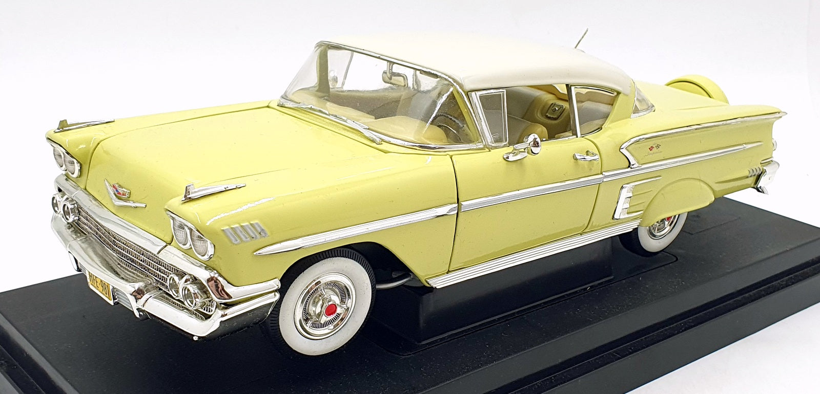 Ertl 1/18 Scale Diecast 36604 - 1958 Chevrolet Impala American Graffiti - Yellow