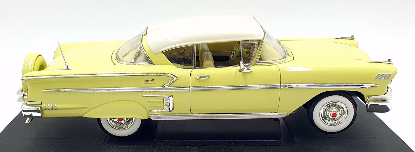Ertl 1/18 Scale Diecast 36604 - 1958 Chevrolet Impala American Graffiti - Yellow