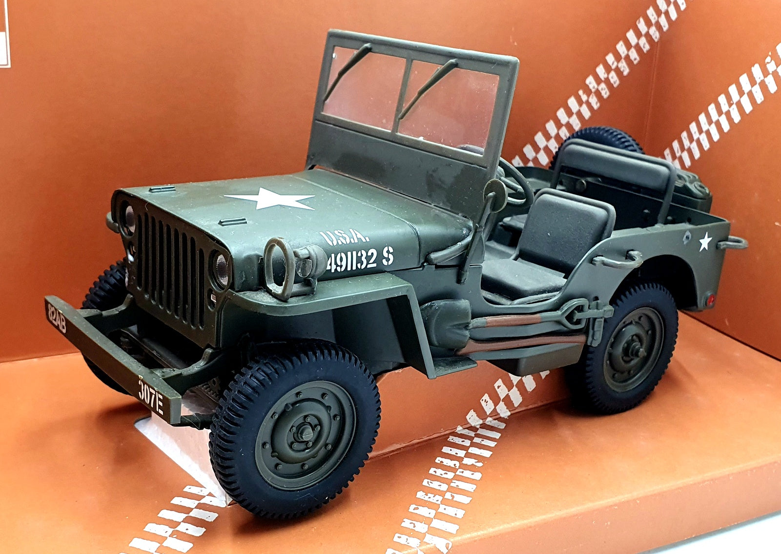 UT Models 1/18 Scale Diecast 180 149002 - Willy's Jeep Green