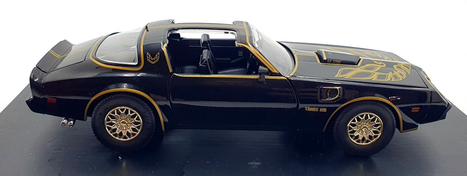 Reel Rides 1/24 Scale 09003 - Pontiac Trans AM Smokey And The Bandit - Black