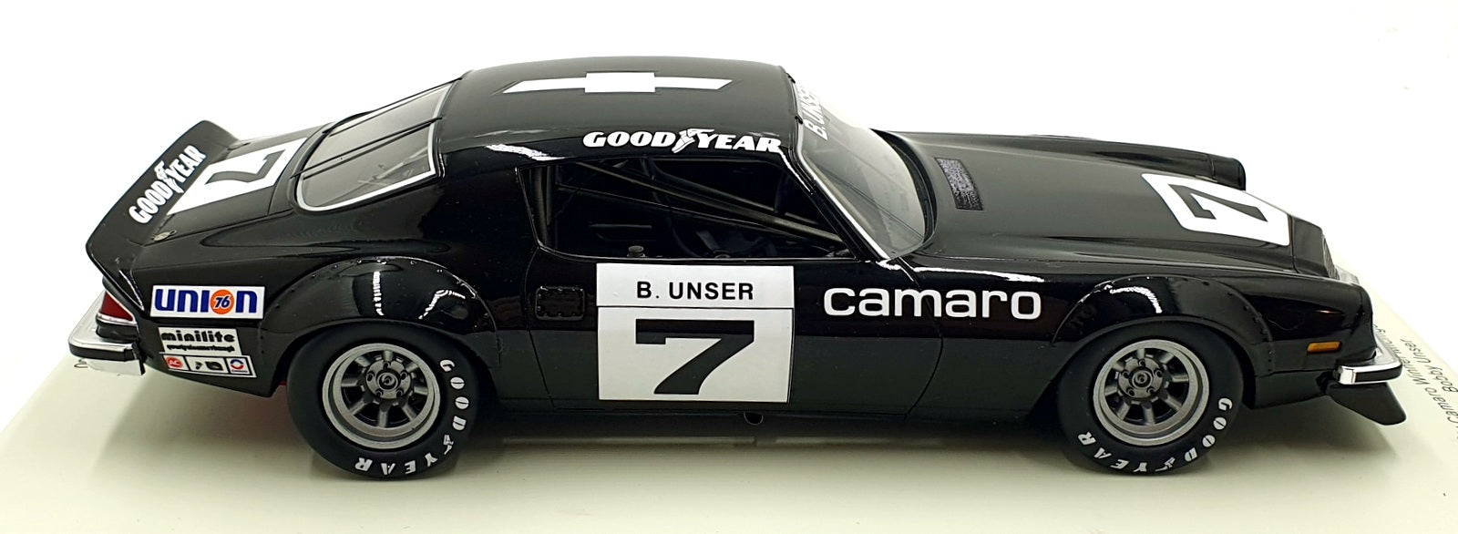 Spark 1/18 Scale Resin 18US010 - Chevrolet Camaro Michigan IROC 1974