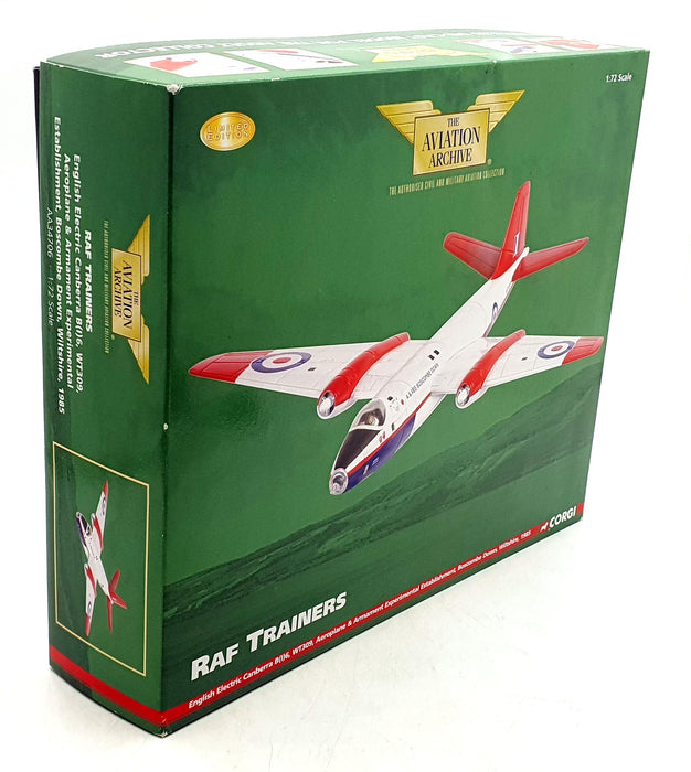 Corgi 1/72 AA34706 RAF Trainers Electric Canberra B(I)6 WT309 Boscombe 1985