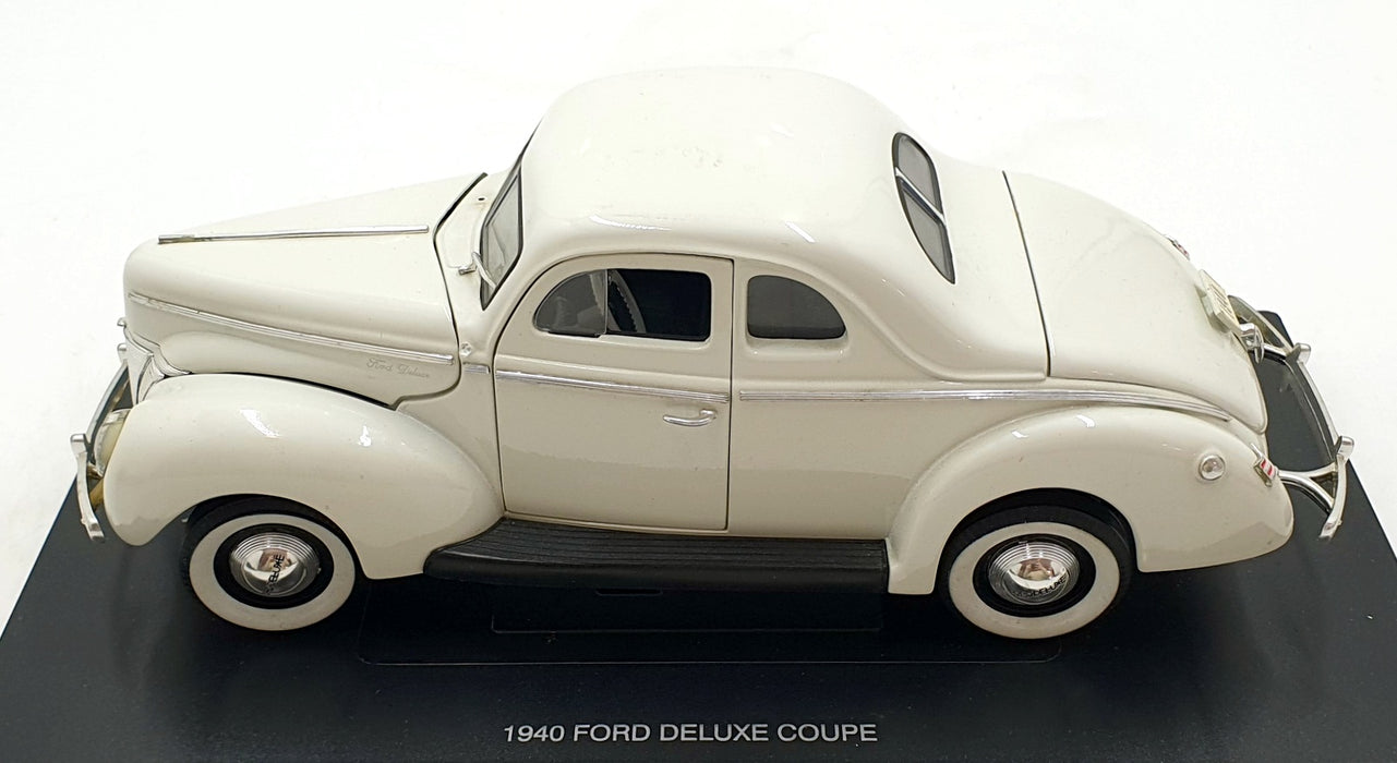 Eagles Race 1/18 Scale 808006 - 1940 Ford Deluxe Coupe - White
