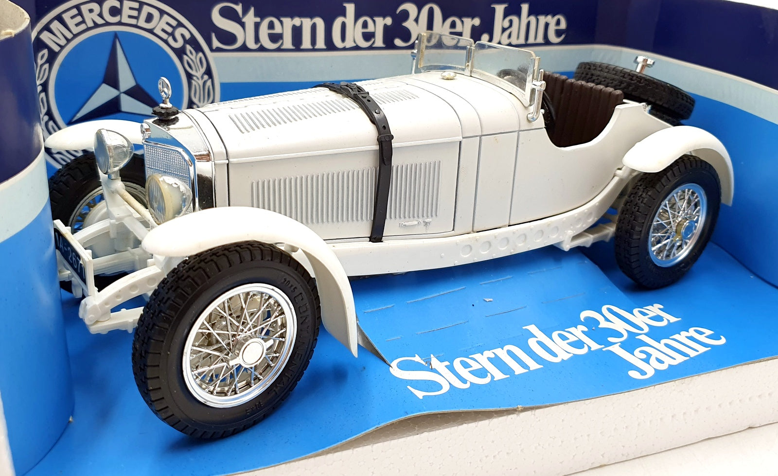 Burago 1/18 Scale 3002 - 1931 Mercedes Benz SSKL - White