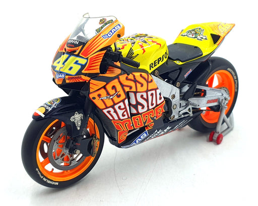Minichamps 1/12 Scale 122 037196 - Honda RC211V V. Rossi Valencia 03