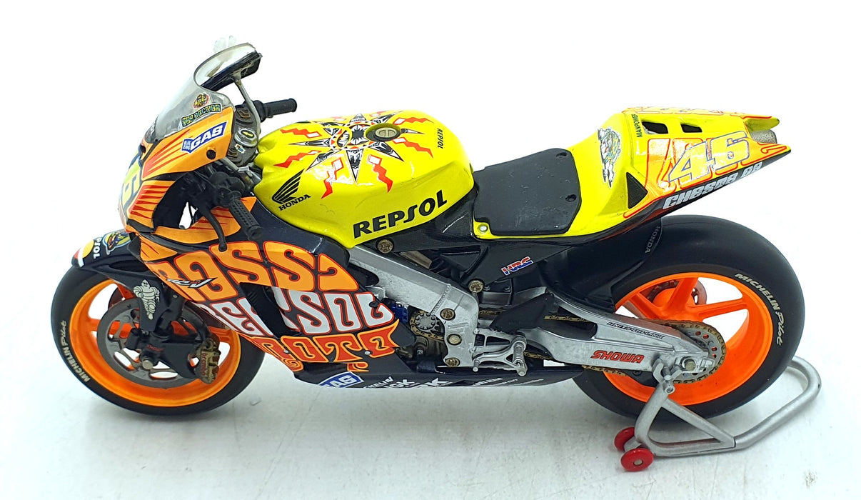 Minichamps 1/12 Scale 122 037196 - Honda RC211V V. Rossi Valencia 03