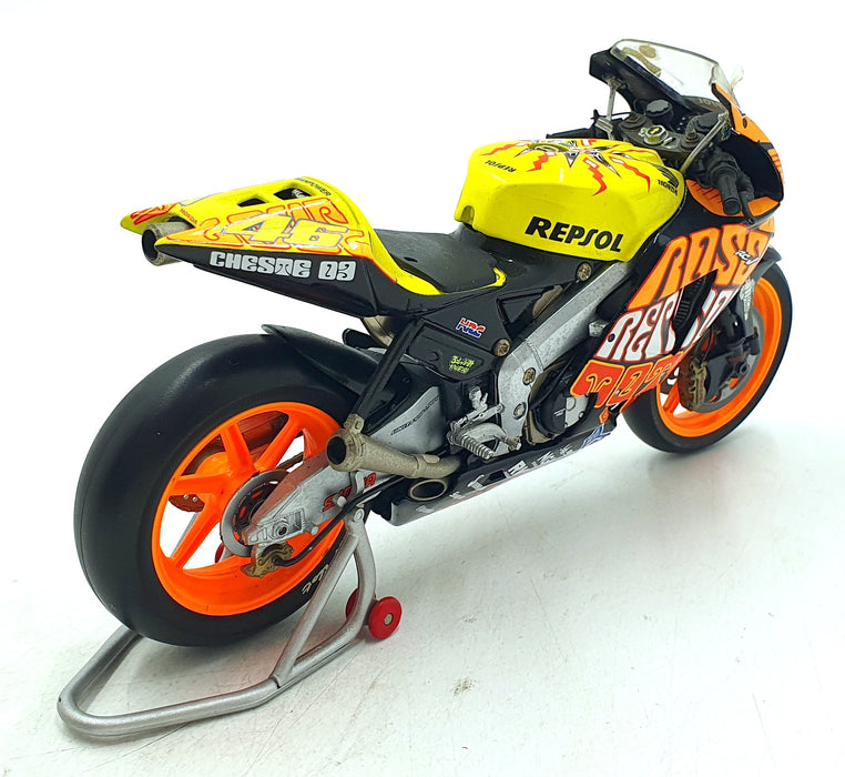Minichamps 1/12 Scale 122 037196 - Honda RC211V V. Rossi Valencia 03