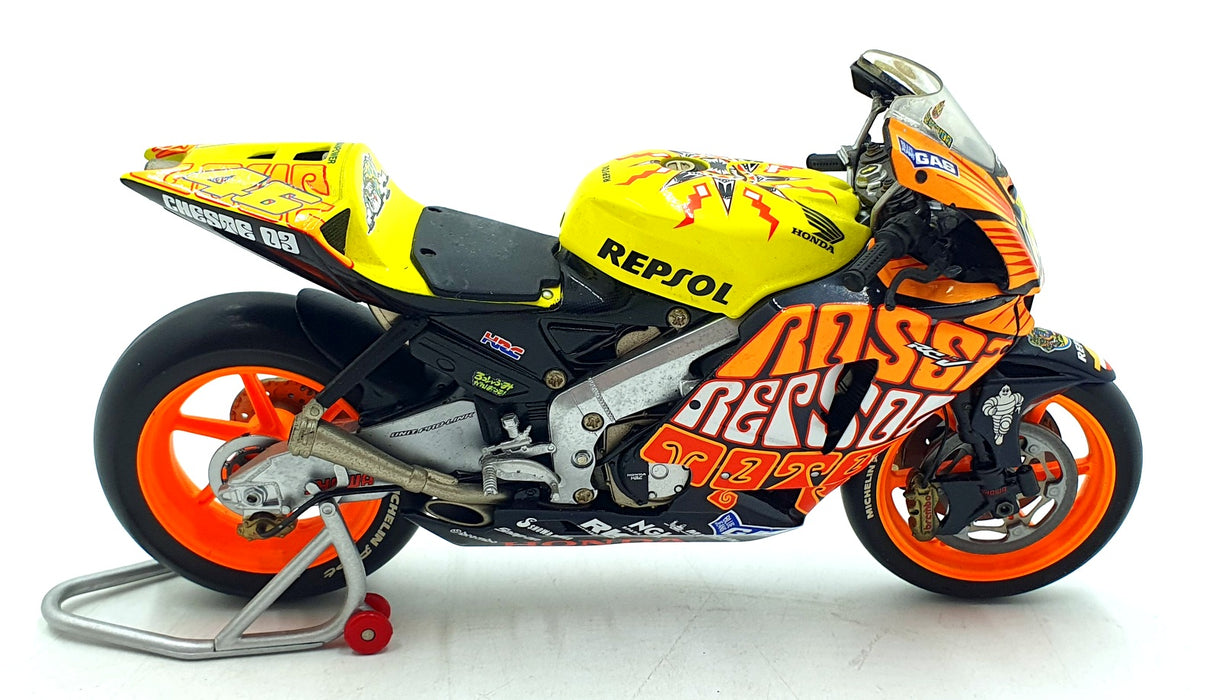 Minichamps 1/12 Scale 122 037196 - Honda RC211V V. Rossi Valencia 03