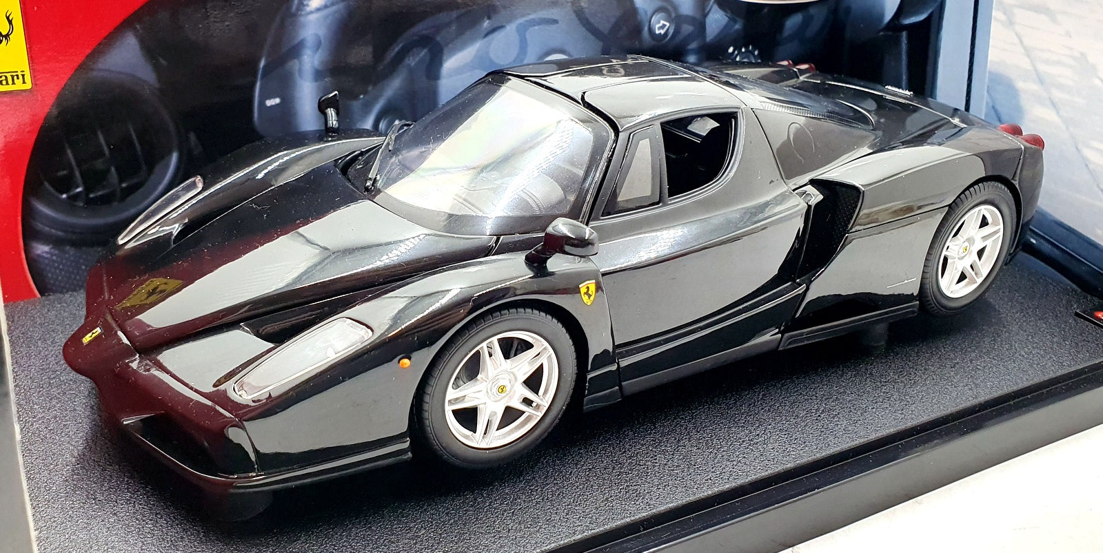 Hot Wheels 1/18 Scale Diecast B6055 - Ferrari Enzo - Black