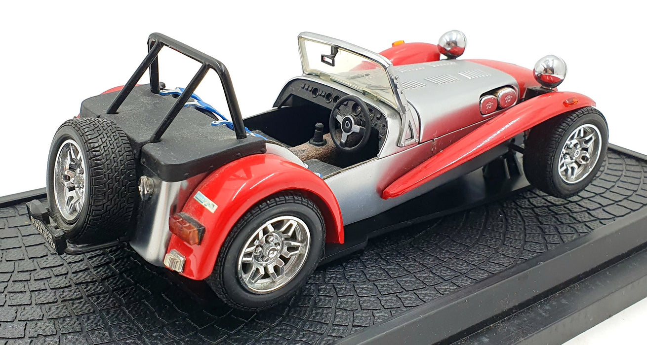 Kyosho 1/18 Scale Diecast 7020R - Caterham Super Seven - Silver/Red
