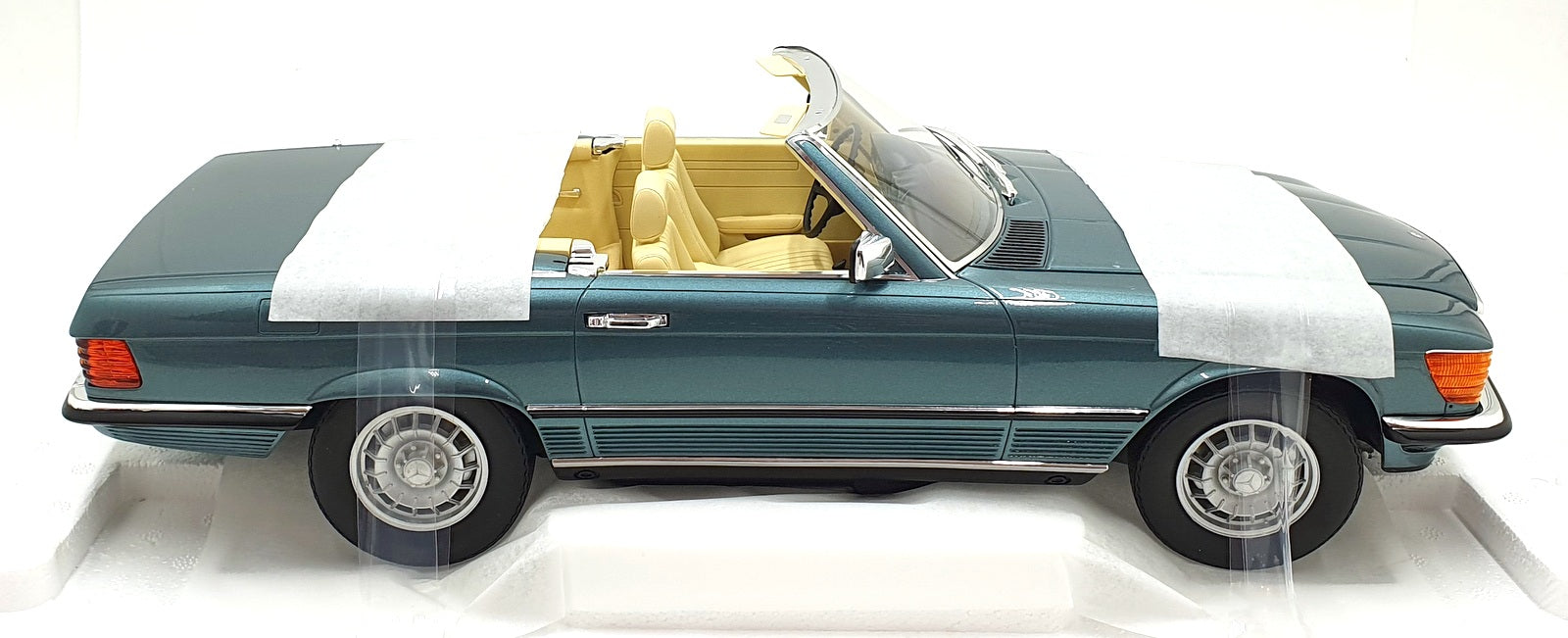 12 Art 1/12 Scale 12ART1302011 - Mercedes-Benz 380SL R107 79-85 Metallic Petrol