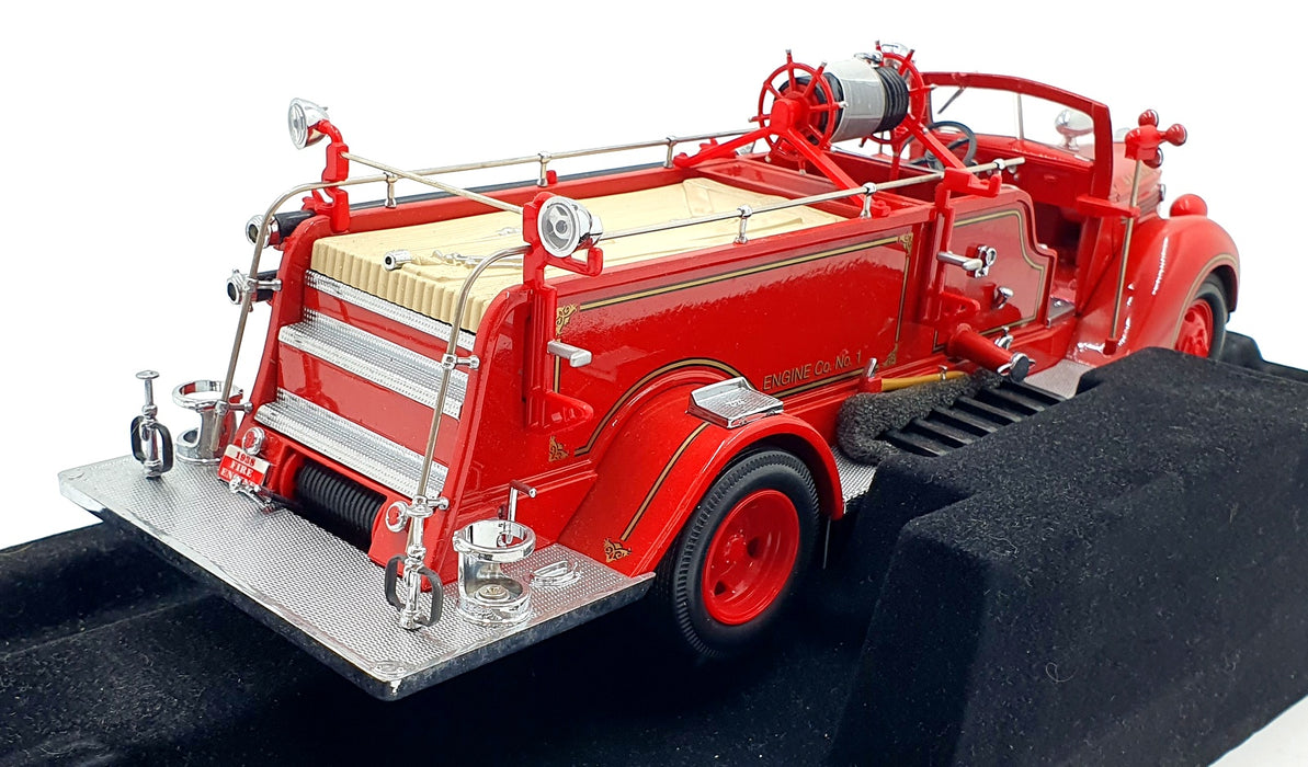 Road Signature 1/24 Scale 20058 - 1938 Georgetown Fire Engine Red