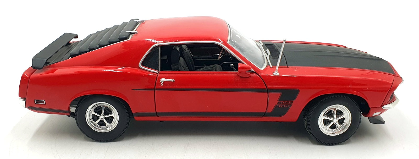 Welly 1/18 Scale Diecast 201026E - 1969 Ford Mustang Boss 302 - Red/Black