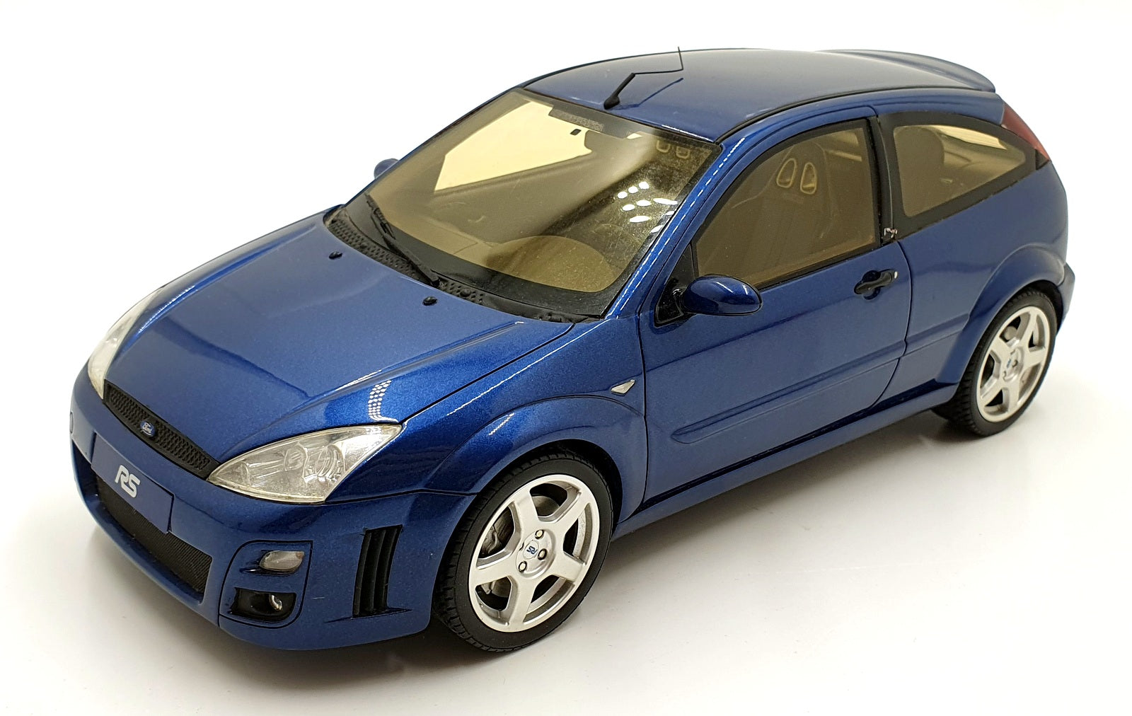 Otto 1/18 Scale Resin DC291026G - Ford Focus RS - Blue