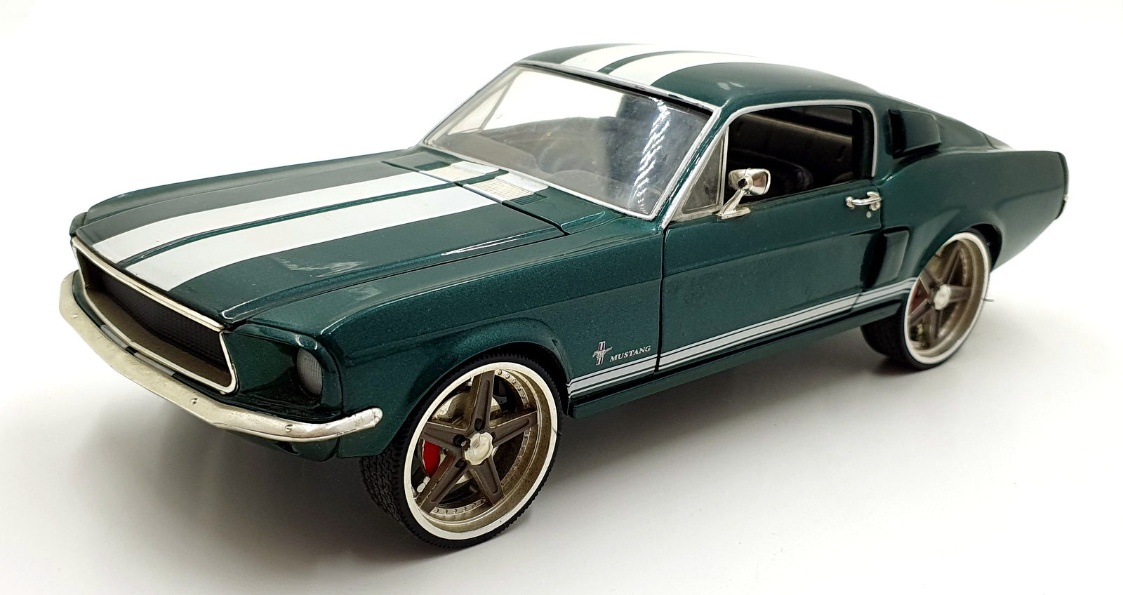 Ertl 1/18 Scale DC291026E - 1967 Ford Mustang Fast And Furious - Green/White