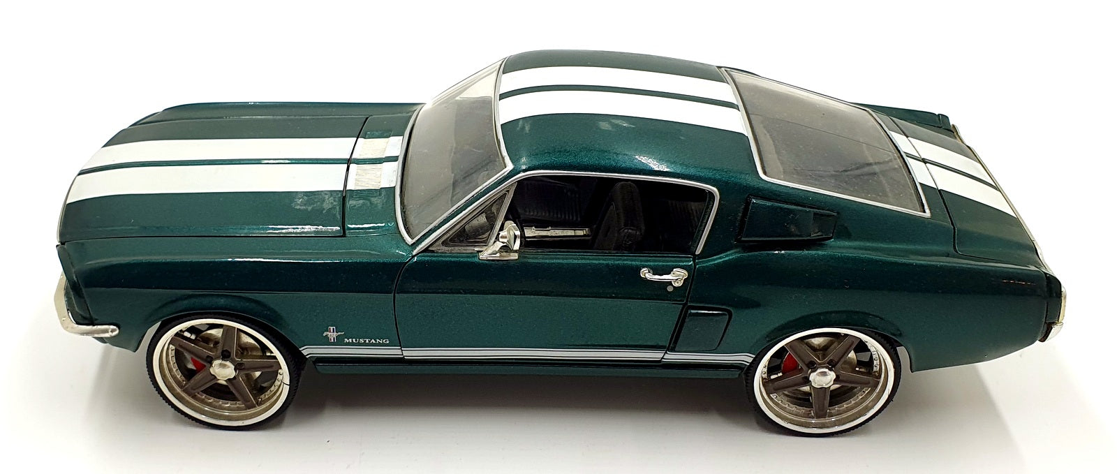 Ertl 1/18 Scale DC291026E - 1967 Ford Mustang Fast And Furious - Green/White