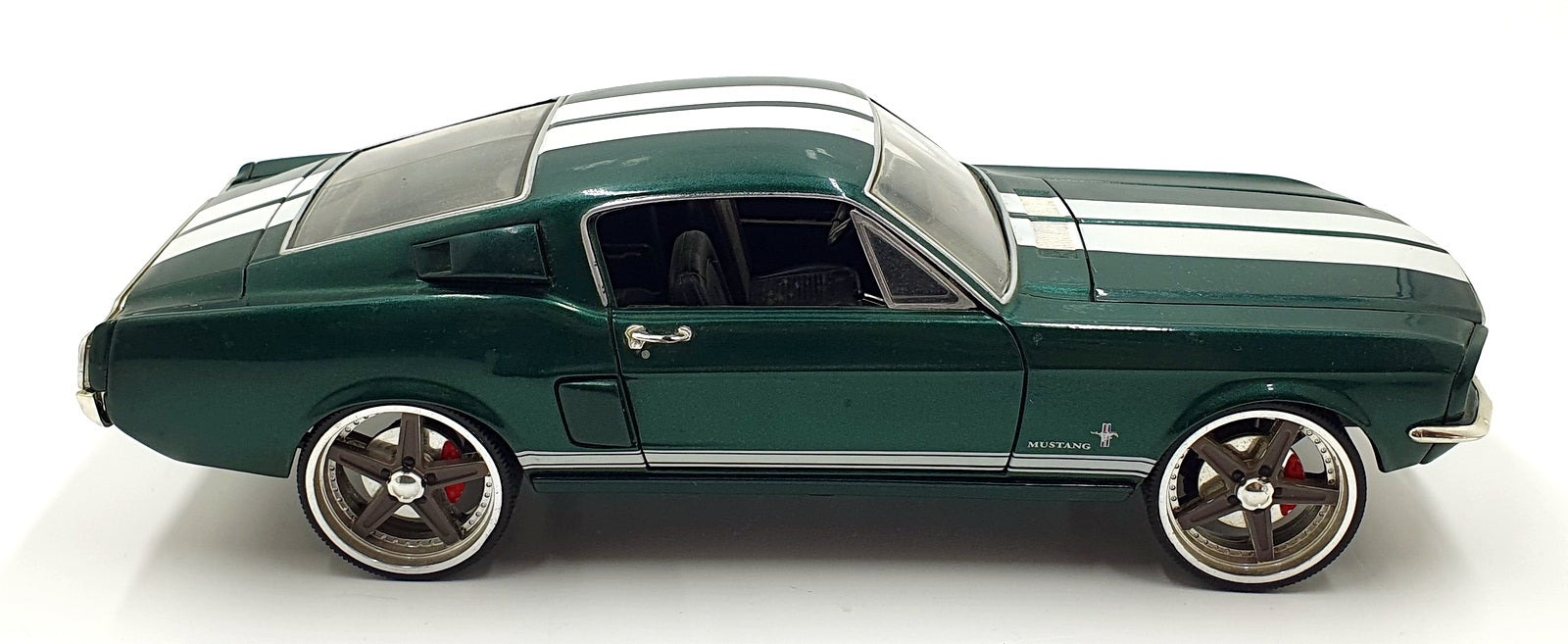 Ertl 1/18 Scale DC291026E - 1967 Ford Mustang Fast And Furious - Green/White