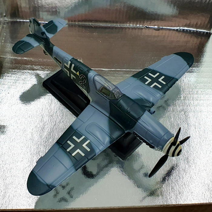 Yat Ming 1/48 Scale WW II Series 99078 - Messerschmitt BF109 Aircraft #2