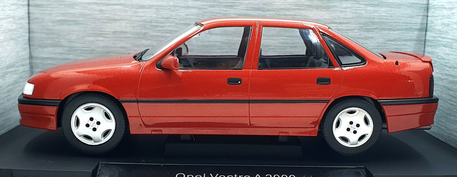 Model Car Group 1/18 Scale MCG18461 - Opel Vectra A2000 - Met. Red