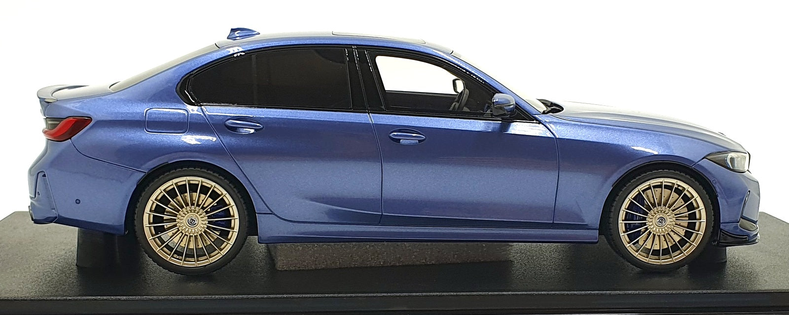 GT Spirit 1/18 Scale Resin GT543 - BMW Alpina B3  GT Saloon - Blue