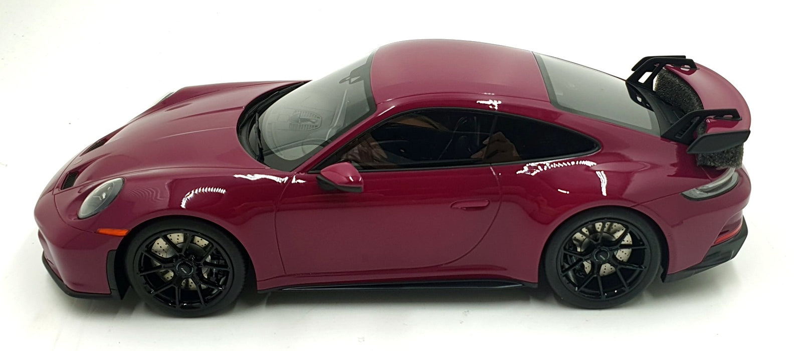 GT Spirit 1/12 Scale Resin GT536 - Porsche 911 (992) GT3 - Ruby Star Neo