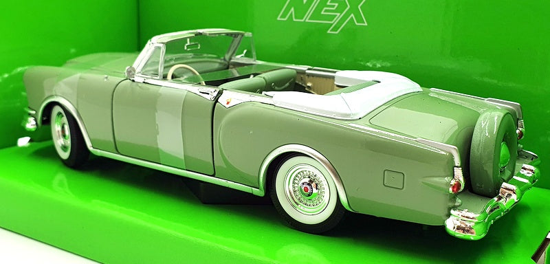 Welly Nex 1/28 Scale Diecast 24016C-W - 1953 Packard Caribbean - Green