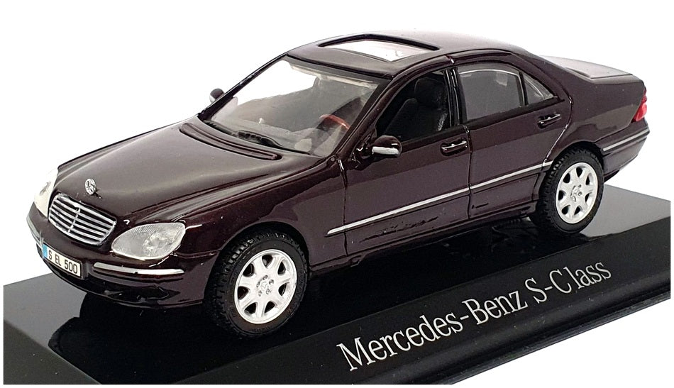 Maisto 1/43 Scale B6 600 5751 - Mercedes Benz S-Class - Met Dk Purple