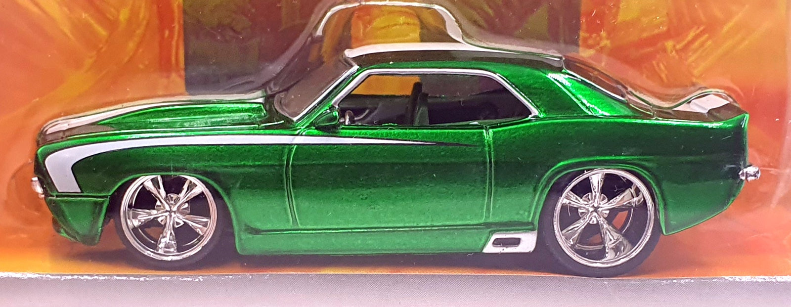 Jada1/64 Scale Diecast 12006 - 1969 Chevrolet Camaro - Met. Green/White