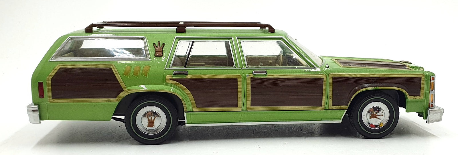 Greenlight 1/18 Scale 19013 - National Lampoon's Vacation Griswald Family Wagon