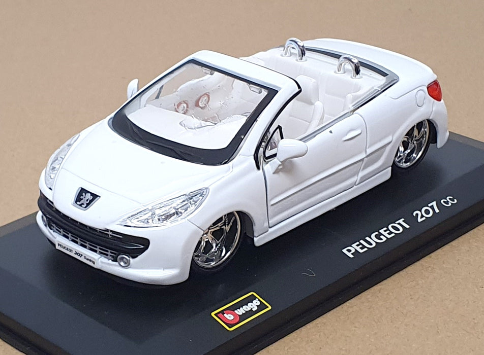 Burago 1/32 Scale Diecast 18-42000 - Peugeot 207 CC - White