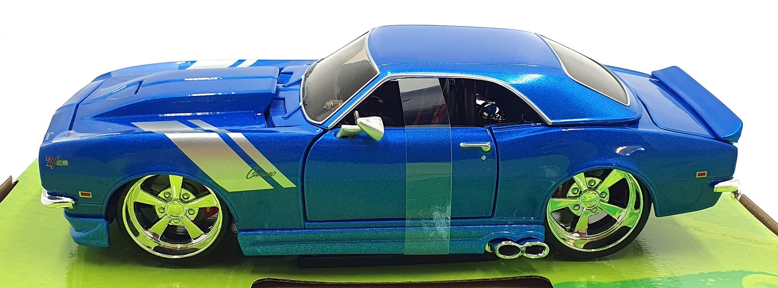Maisto 1/24 Scale Diecast 32508 - 1968 Chevrolet Camaro Z/28 Met. Blue