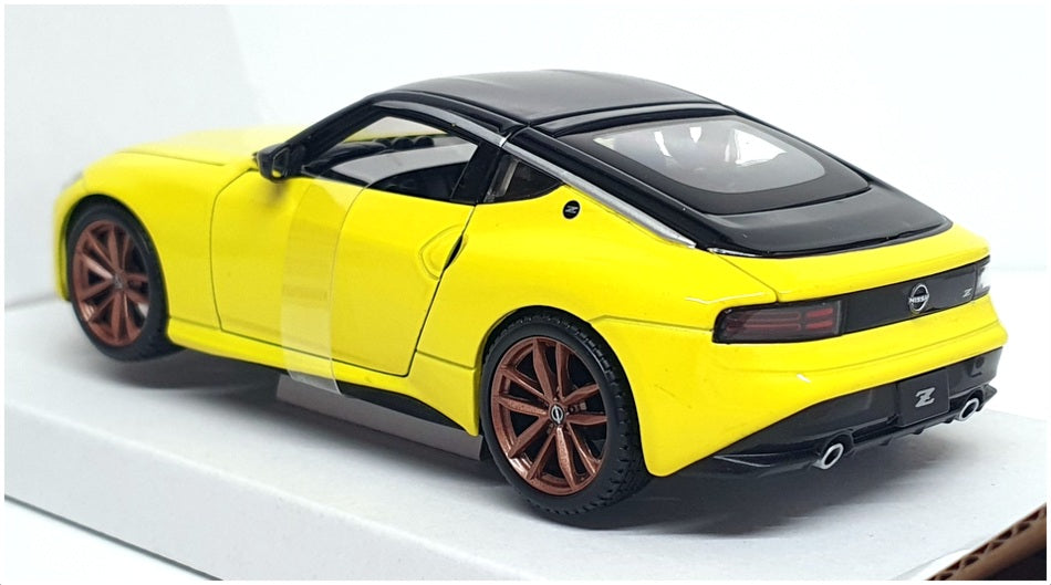 Maisto 1/24 Scale Diecast 32904 - 2023 Nissan Z - Yellow