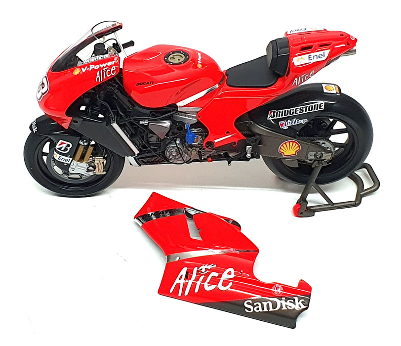 Minichamps 1/12 Scale 122 080033 - Ducati Desmosedici GP8 Melandri MotoGP 2008