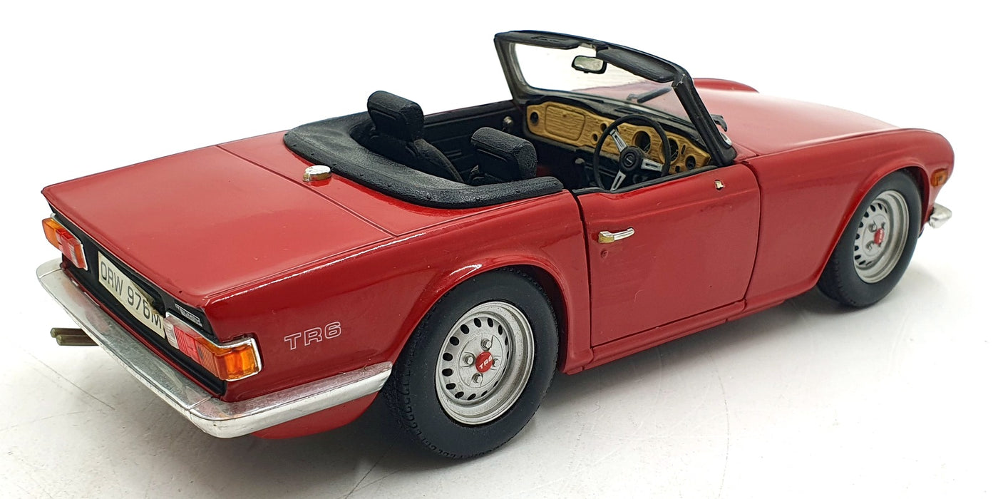 Britains 1/18 Scale Diecast 7884 - Triumph TR6 - Red